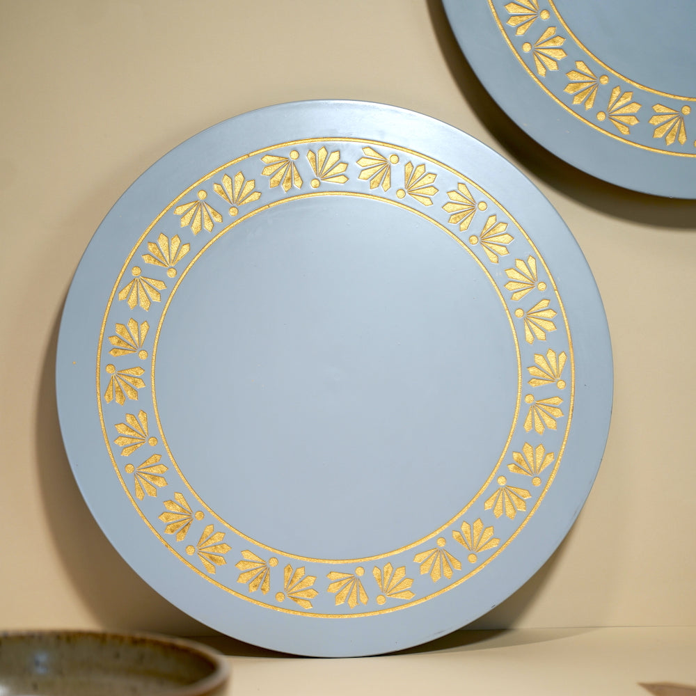 Turn table for Dining Table with Mondern Home Décor