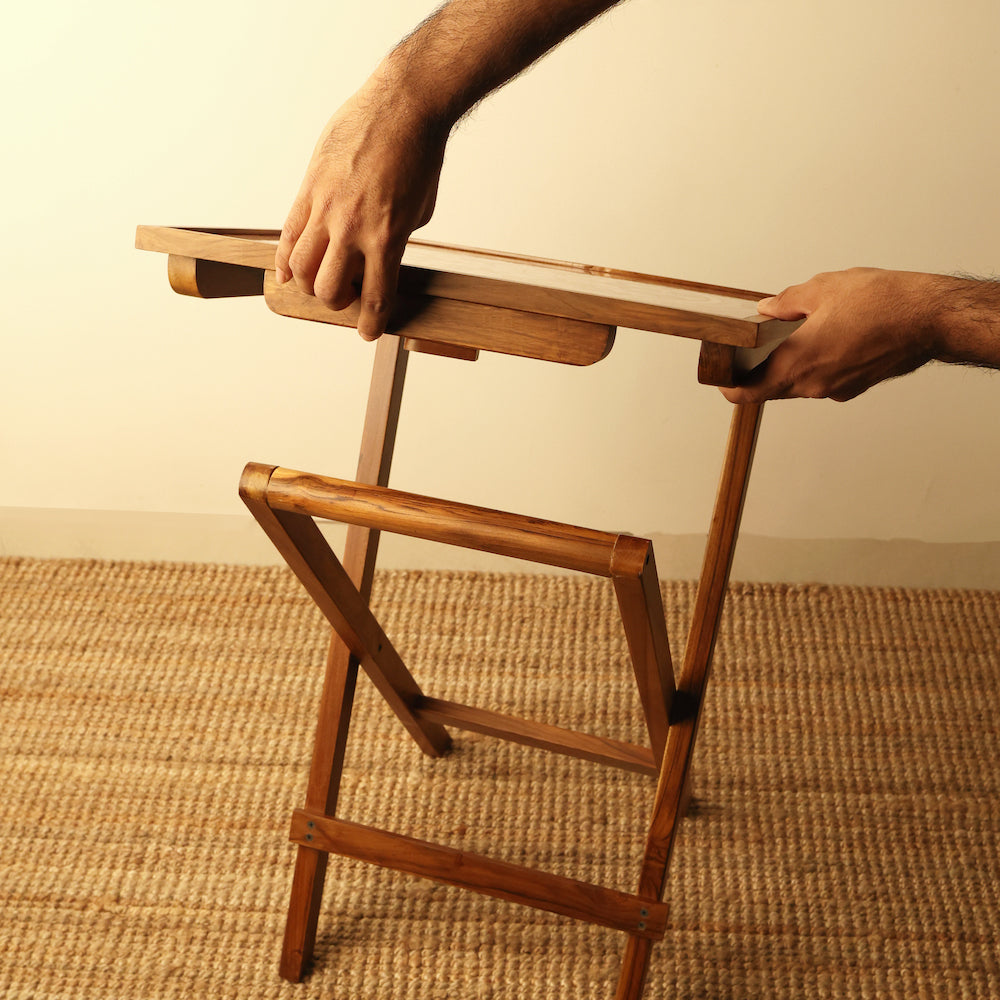 Compact wooden folding table for home décor