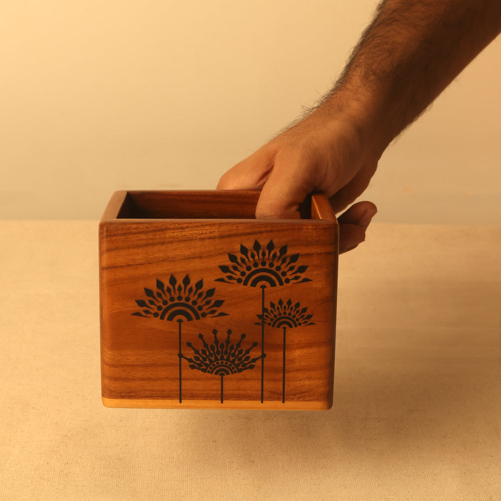 Versatile Teak cutlery holder for Kitchen Platforms